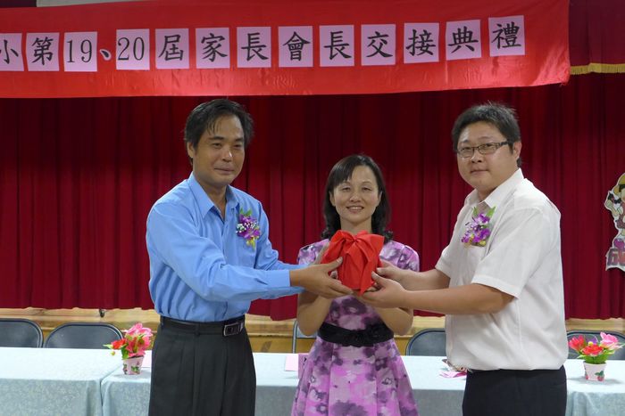 第二十屆文雅國小新任家長會會長郭會長信雄上任囉！照片大圖